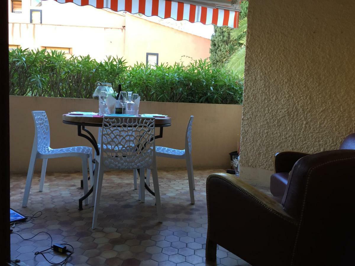 Les Orangers Apartment Saint-Raphael  Bagian luar foto